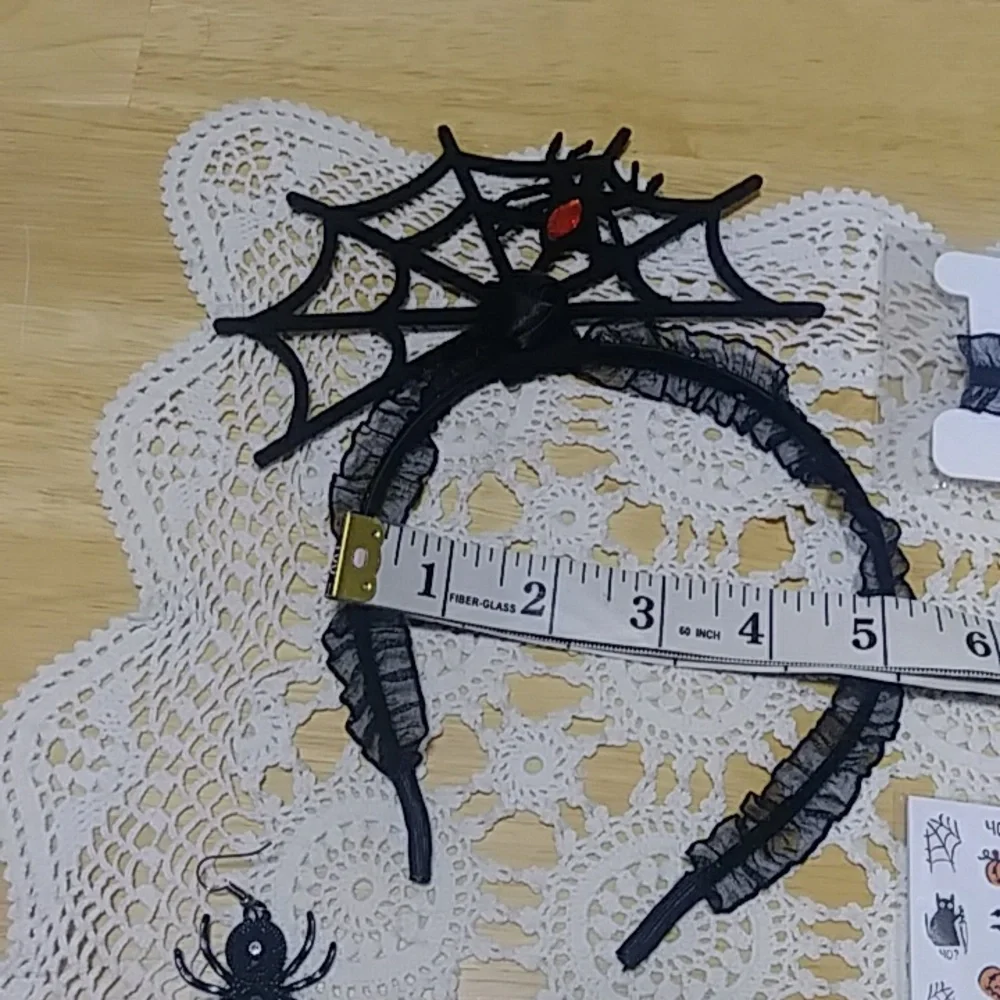 Middle Grade to Teen Halloween bundle - Spider jewelry, nail art, face art